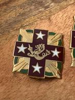 Legerembleem DUI clutchback 196e STATION HOSPITAL v-21 USA, Verzamelen, Speldjes, Pins en Buttons, Ophalen of Verzenden, Zo goed als nieuw