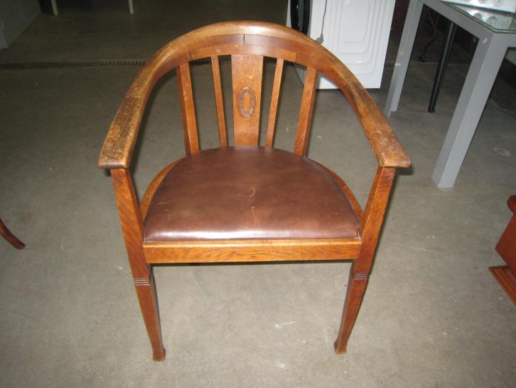 Antieke bureaustoel met leren zitting, Huis en Inrichting, Bureaus, Gebruikt