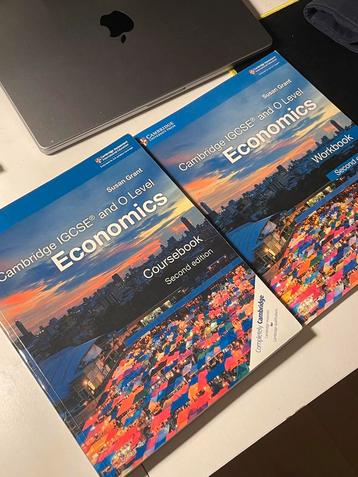 Cambridge IGCSE and O Level Economics Coursebook + Workbook beschikbaar voor biedingen