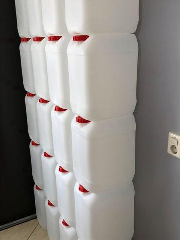 Jerrycans 20 liter jerrycan UN Keurmerk jerrycan’s schoon beschikbaar voor biedingen