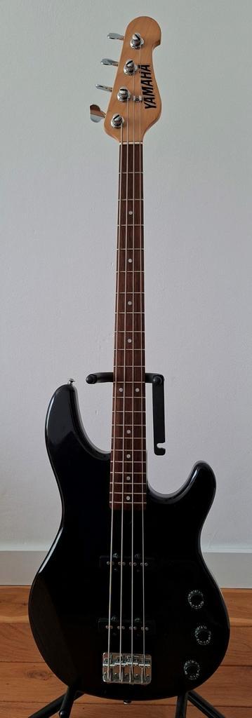 Yamaha BB350 basgitaar uit 1995 zwart, Muziek en Instrumenten, Snaarinstrumenten | Gitaren | Bas, Gebruikt, Ophalen