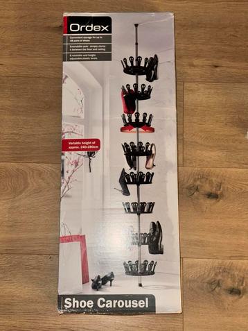 Nieuwe schoenen carrousel opbergrek beschikbaar voor biedingen