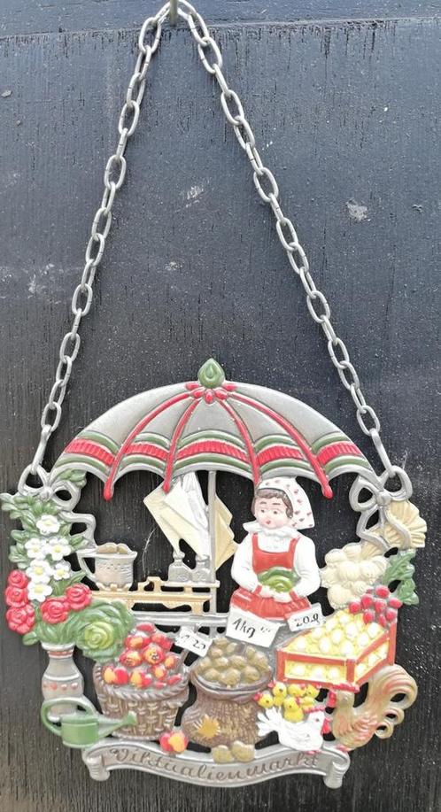 Kruid. Muurhanger. Handpainted. Ca '20/'40. 10.5/12 cm ., Antiek en Kunst, Curiosa en Brocante, Ophalen