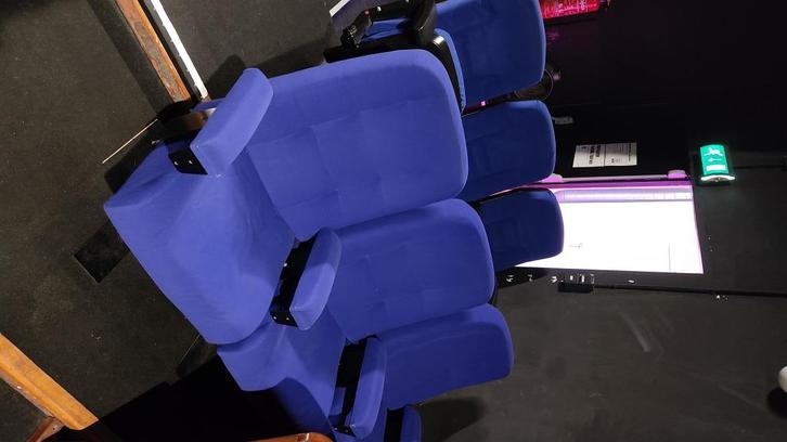 6 Bioscoop stoelen / Cinema Seats (dark purple), Huis en Inrichting, Stoelen, Gebruikt, Vijf, Zes of meer stoelen, Kunststof, Metaal