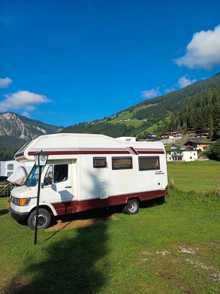 Oude camper met airco - klaar voor avontuur!, Caravans en Kamperen, Campers, Particulier, tot en met 4, Alkoof, Mercedes-Benz