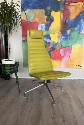 Capellini Lotus Attesa High back leather swivel relax chair