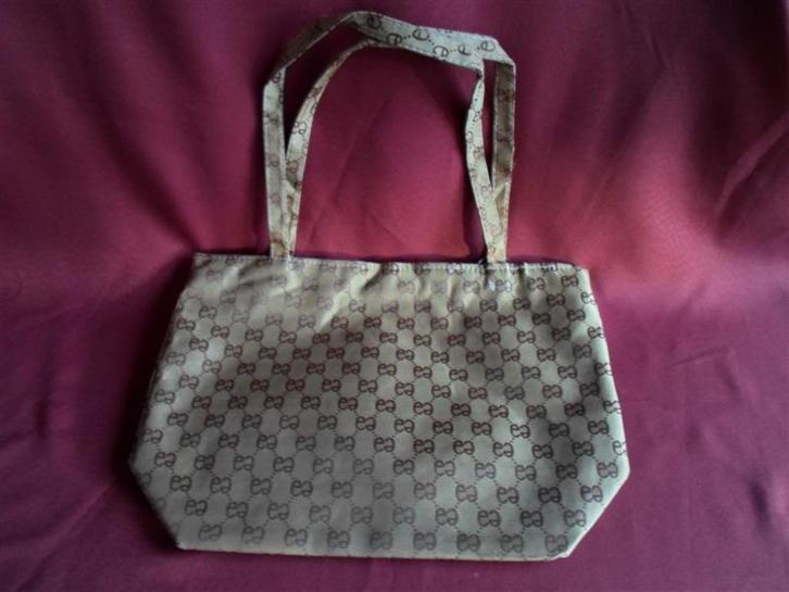 Beige Damestas. Schoudertas., Sieraden, Tassen en Uiterlijk, Tassen | Schoudertassen, Nieuw, Beige, Ophalen of Verzenden