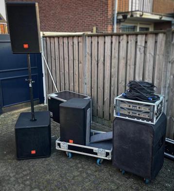 Jbl mrx 515 en mrx 518 subs met Crown xti 4002 versterkers. beschikbaar voor biedingen