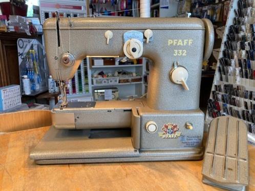 Pfaff 332 - semi industrie naaimachine met vrije arm, Hobby en Vrije tijd, Naaimachines en Toebehoren, Gebruikt, Naaimachine, Pfaff