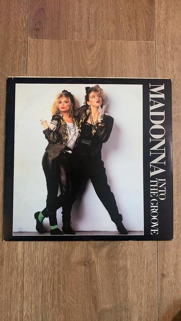 Madonna into the groove/ everybody 12” maxi vg+ beschikbaar voor biedingen