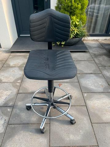 Ergonomich bureastoel beschikbaar voor biedingen