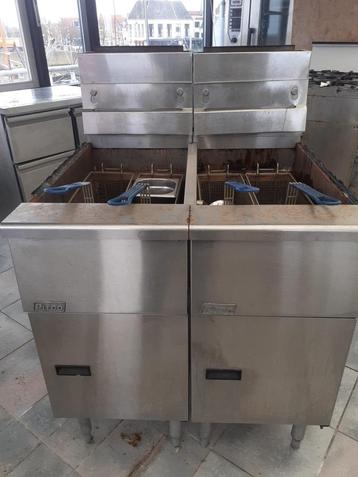 Picto friteuse op aardgas in een dubbele uitvoering. beschikbaar voor biedingen