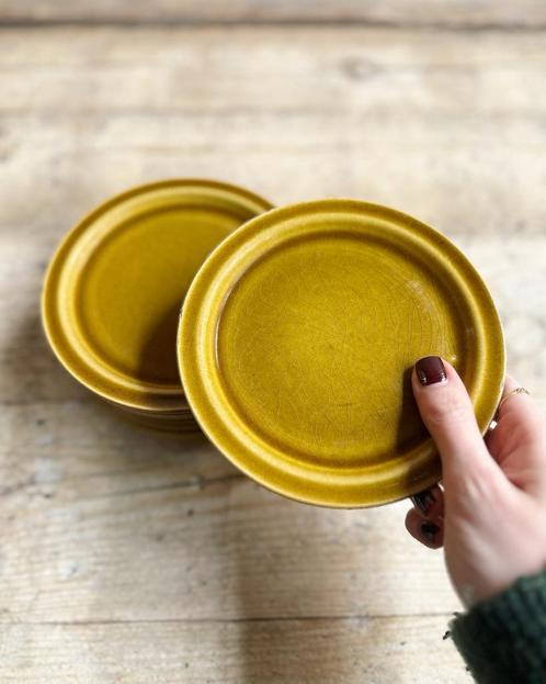 10 Vintage okergele / groene gebaksbordjes, Huis en Inrichting, Keuken | Servies, Bord(en), Overige stijlen, Ophalen of Verzenden