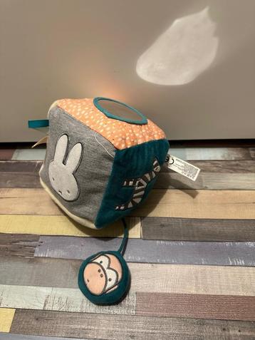 Nijntje Activiteiten kubus / knuffel beschikbaar voor biedingen