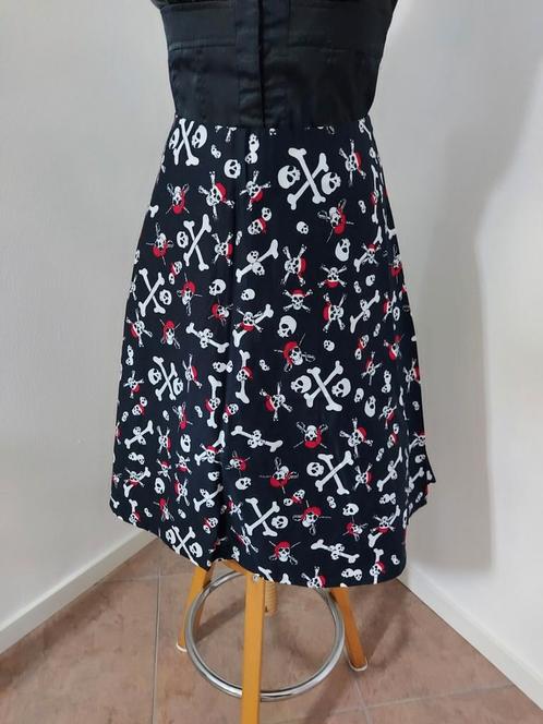 Nieuwe zwarte rok met skulls rockabilly fifties, Kleding | Dames, Rokken, Nieuw, Zwart, Boven de knie, Ophalen of Verzenden