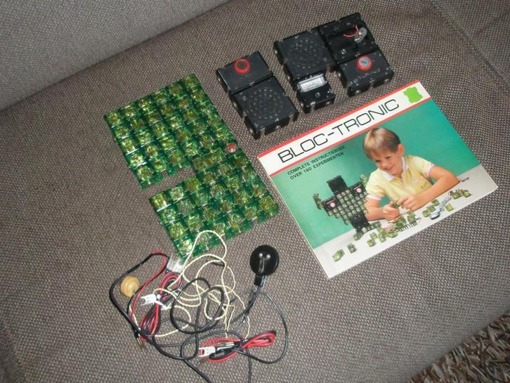 Bloc Tronic doos "D" elektronica experimenteerdoos, Kinderen en Baby's, Speelgoed | Educatief en Creatief, Gebruikt, Bouwen, Elektronica