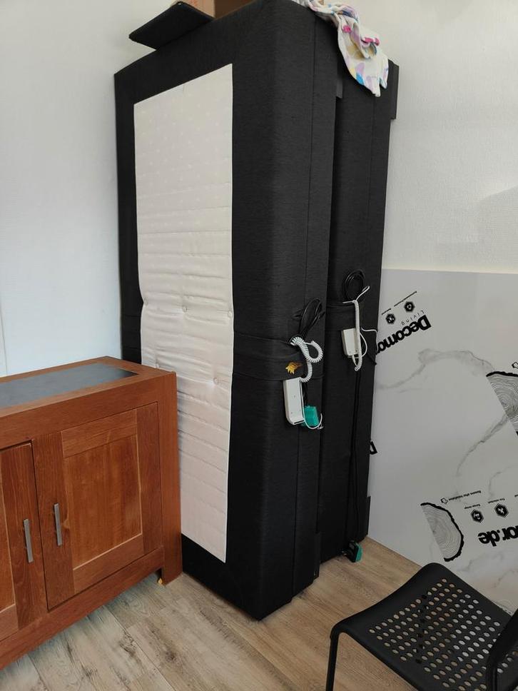 Boxspring - Verstelbaar(2 persoon), Huis en Inrichting, Slaapkamer | Boxsprings, Gebruikt, 90 cm, 200 cm, Eenpersoons, Wit, Zwart