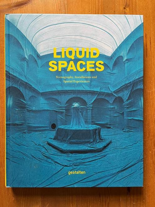 Liquid Spaces - Scenography, Installations and Spatial Expe, Boeken, Kunst en Cultuur | Beeldend, Zo goed als nieuw, Ophalen of Verzenden