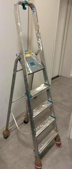 Huishoudtrap (5 treden), Doe-het-zelf en Verbouw, Ladders en Trappen, Ophalen, Gebruikt, Trap, Minder dan 2 meter