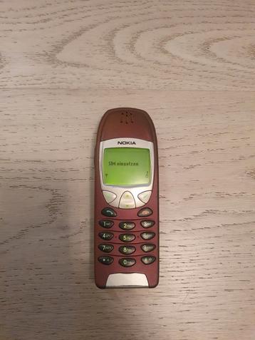 Zeldzame Nokia 6210 rood in perfecte staat  beschikbaar voor biedingen