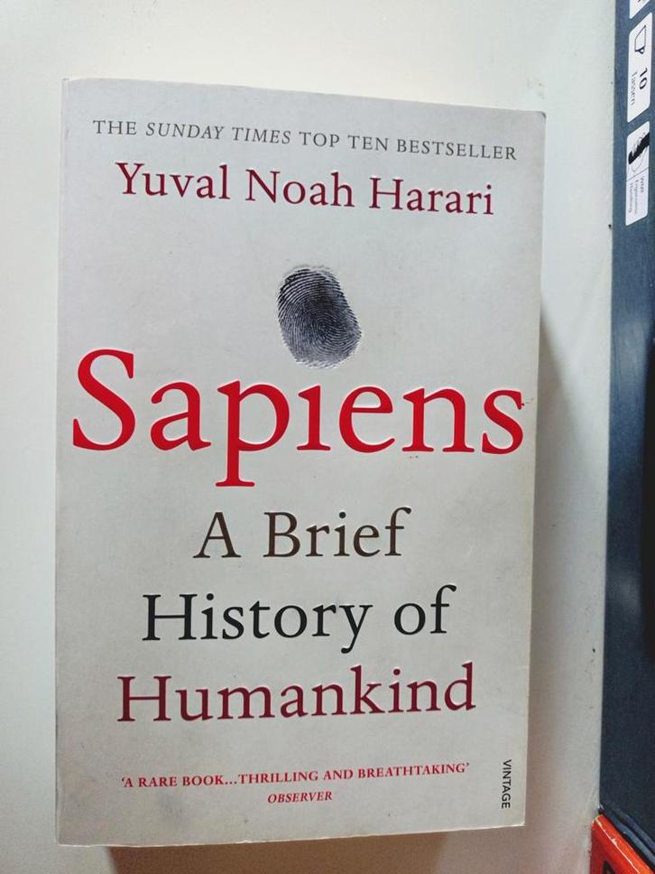 Sapiens - Yuval Noah Harari, Boeken, Geschiedenis | Vaderland, Gelezen, 20e eeuw of later, Ophalen of Verzenden