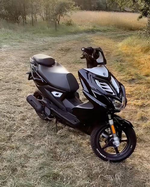 Yamaha Aerox 2017, Fietsen en Brommers, Scooters | Yamaha, Gebruikt, Aerox, Maximaal 45 km/u, Benzine, Ophalen