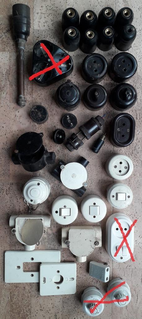 Antiek schakelmateriaal lichtknop stopcontact bakeliet, Antiek en Kunst, Antiek | Porselein, Ophalen of Verzenden