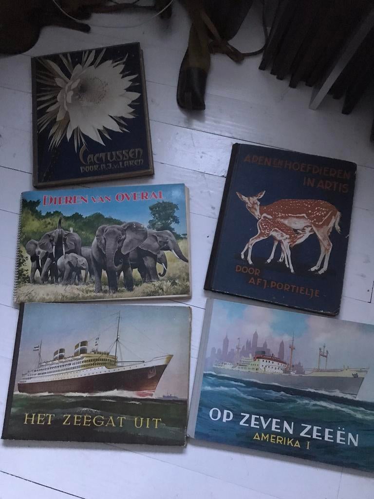 Verzamel albums plaatjes cactussen zeevaart dieren compleet, Ophalen of Verzenden, Zo goed als nieuw