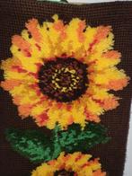 Kleurrijk in wol geborduurd bloemen borduurwerk, Hobby en Vrije tijd, Borduren en Borduurmachines, Ophalen of Verzenden