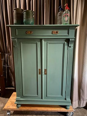 Oude Meidenkast - Bronze Green - Gerestyled beschikbaar voor biedingen