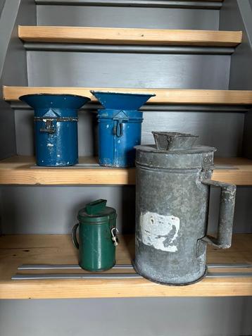 Oude Metalen Collectebussen uit een kerk beschikbaar voor biedingen