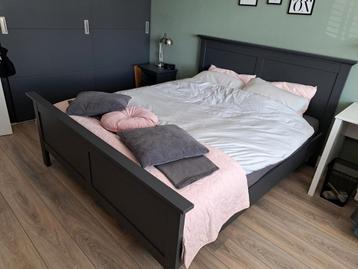 Zeer net tweepersoonsbed inclusief matras