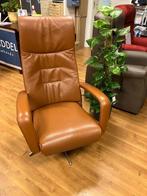 Relaxfauteuil echt leer in nieuwstaat op accu en draaivoet, Ophalen of Verzenden, Zo goed als nieuw, Leer, 50 tot 75 cm