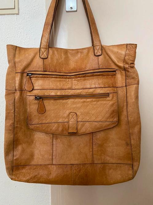 Leren schoudertas shopper Pieces licht cognac kleur, Sieraden, Tassen en Uiterlijk, Tassen | Schoudertassen, Gebruikt, Overige merken
