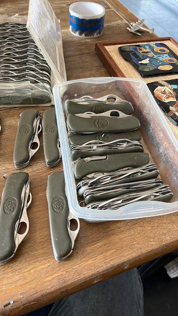 Nederlands leger zakmes van victorinox in gebruikte staat beschikbaar voor biedingen