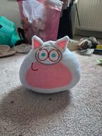 Originele Pou knuffel witte kattenoutfit, Ophalen of Verzenden, Zo goed als nieuw