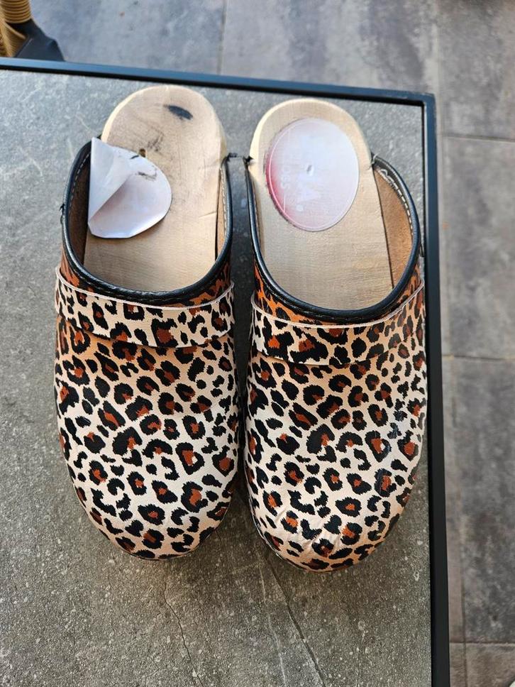 Nog nette klompen van dina maat 42, Kleding | Dames, Schoenen, Zo goed als nieuw, Ophalen of Verzenden