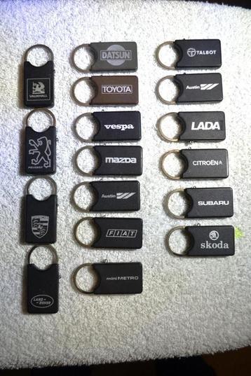 17 Mooie verschillende auto merken sleutel hangers: Nr 8473 beschikbaar voor biedingen