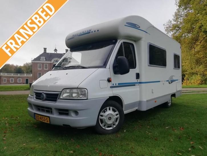 Compacte Adria Coral 573 DS met dak airco en zonnepaneel !!!, Caravans en Kamperen, Campers, Bedrijf, tot en met 4, Half-integraal