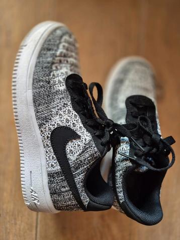 Nike air force 1 knit beschikbaar voor biedingen