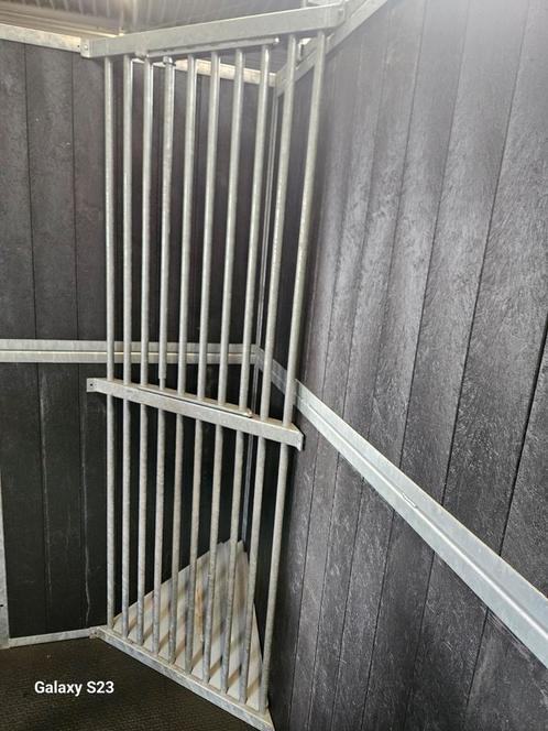 GROTE AKTIE HOOIRUIVEN/ SLOFEEDERS/ VOERBAK /PAARDENBOXEN, Dieren en Toebehoren, Stalling en Weidegang