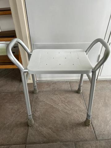 Stevig douchekrukje Performance Health – 190 kg beschikbaar voor biedingen