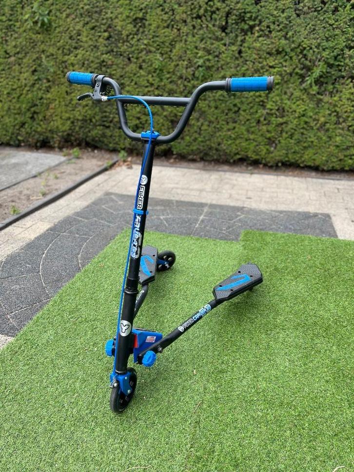 Yvolution Fliker Carver C3 Step Zwart Blauw, Fietsen en Brommers, Steps, Gebruikt, Overige typen, Ophalen