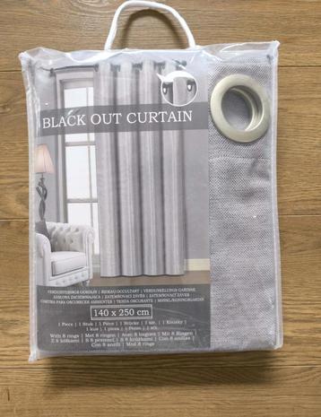 2 verduisterings gordijnen grijs 140/250 metalen ringen nw beschikbaar voor biedingen
