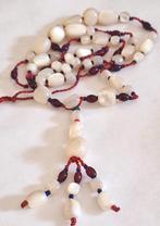 Lange ketting met parelmoer kralen, Sieraden, Tassen en Uiterlijk, Kettingen, Ophalen of Verzenden, Zo goed als nieuw, Overige materialen