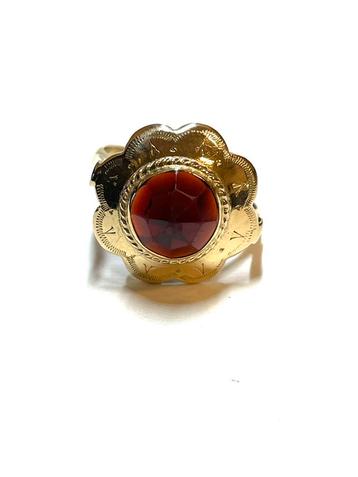 14k gouden ring met een granaatsteen beschikbaar voor biedingen
