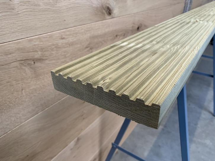 28x140 mm gewolmaniseerde antislip vlonderplank div lengte, Tuin en Terras, Palen, Balken en Planken, Nieuw