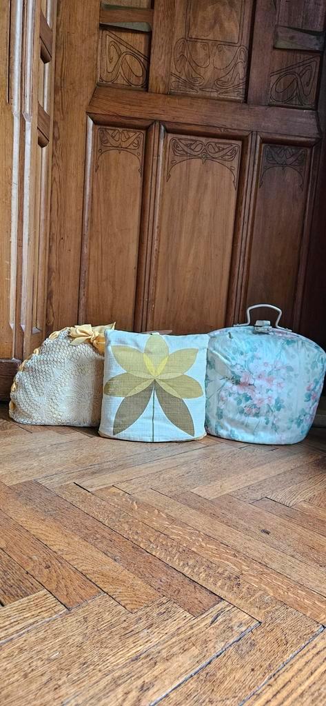 Set van 3 vintage theemutsen – retro, brocante & bloemig, Huis en Inrichting, Keuken | Textiel, Gebruikt, Ophalen of Verzenden