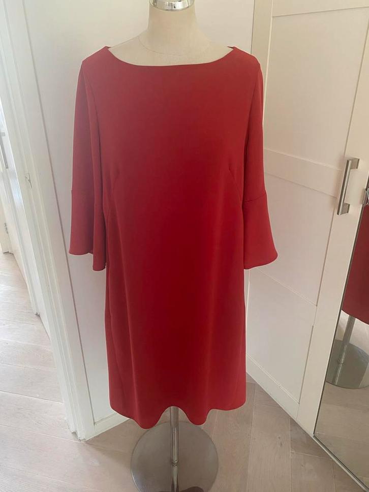 Luisa Cerano Rode Jurk - Maat L de jurk is gevoerd, Kleding | Dames, Jurken, Zo goed als nieuw, Maat 42/44 (L), Rood, Knielengte