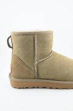 UGS W Classic Mini II Maat 36 NIEUW, Kleding | Dames, Schoenen, UGG, Beige, Nieuw, Ophalen of Verzenden